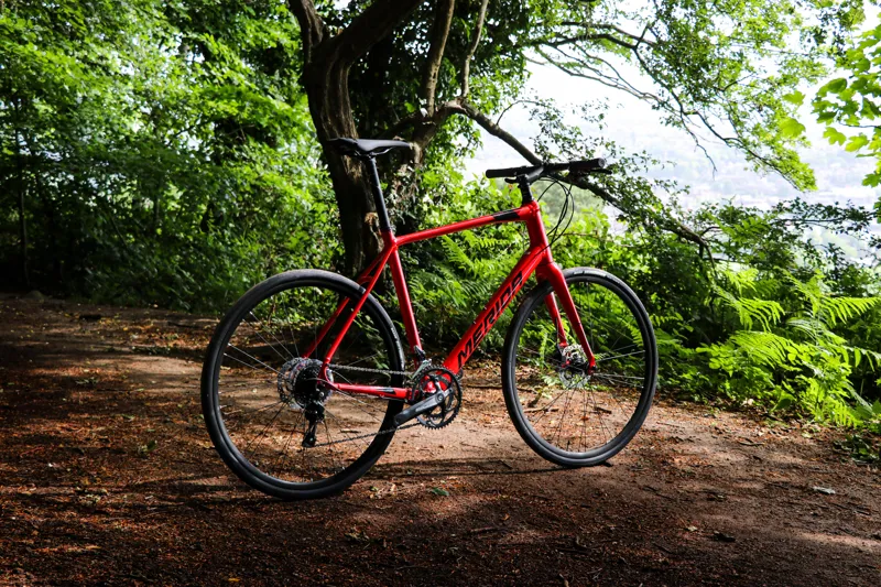 Merida - Speeder 200 Sports Hybrid Bike in Red Black-5